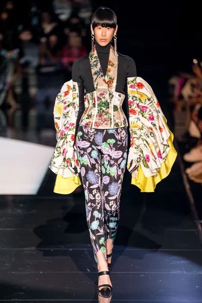 Look 19